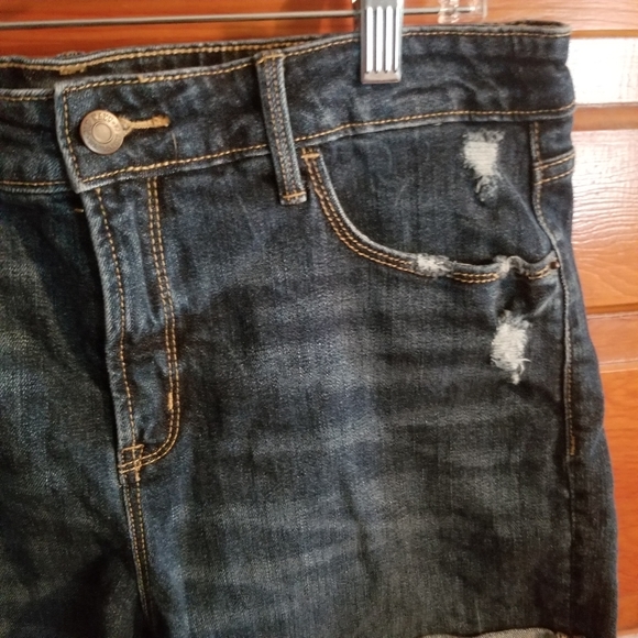 Old Navy.  Size 12.  High-rise jean shorts. - Picture 6 of 7